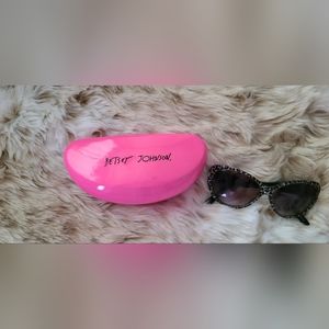 Betsey Johnson Sunglass with Case